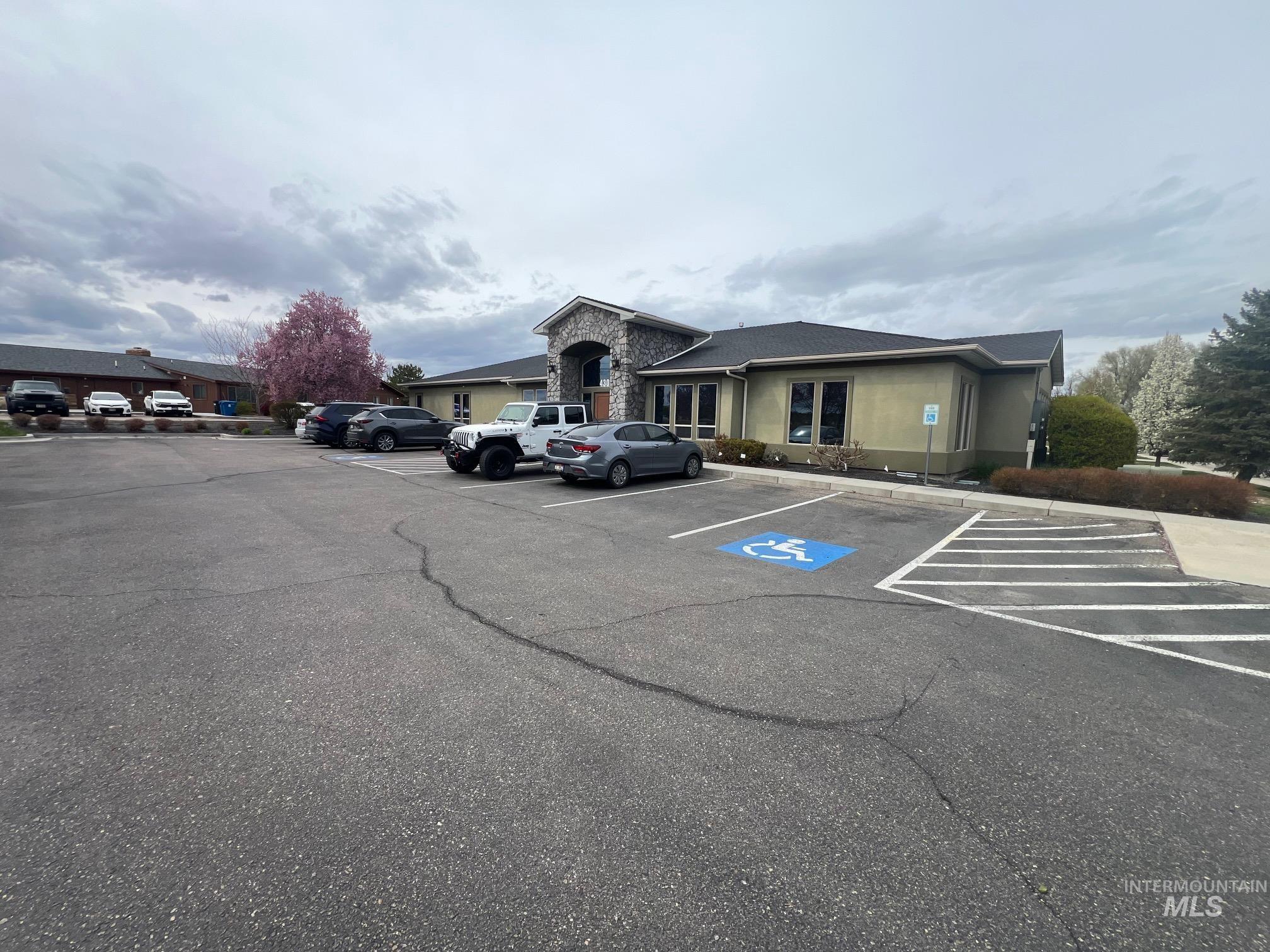 430 W Iowa Avenue Property Photo 1