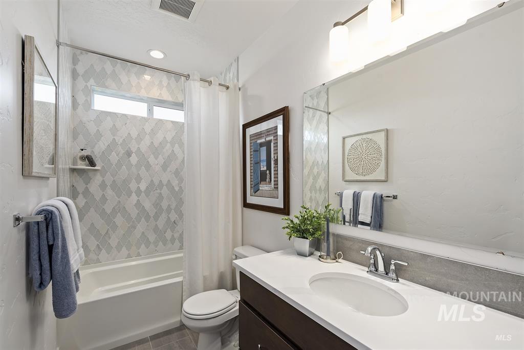 5600 W Aralia Dr Property Photo 4