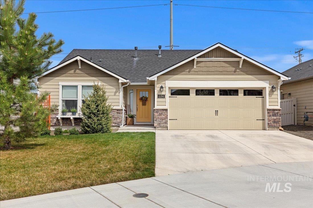 Oaks West Real Estate Listings Main Image