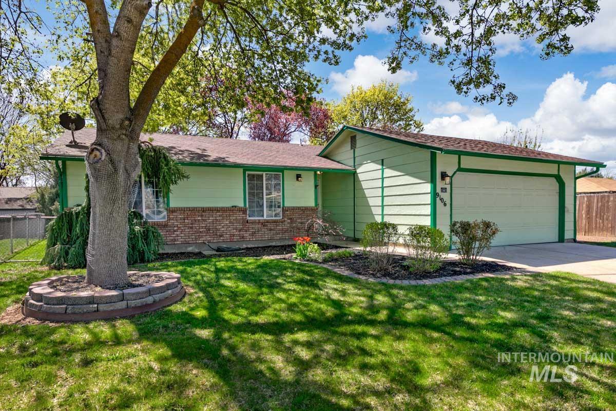 9106 W Zuni Court Property Photo