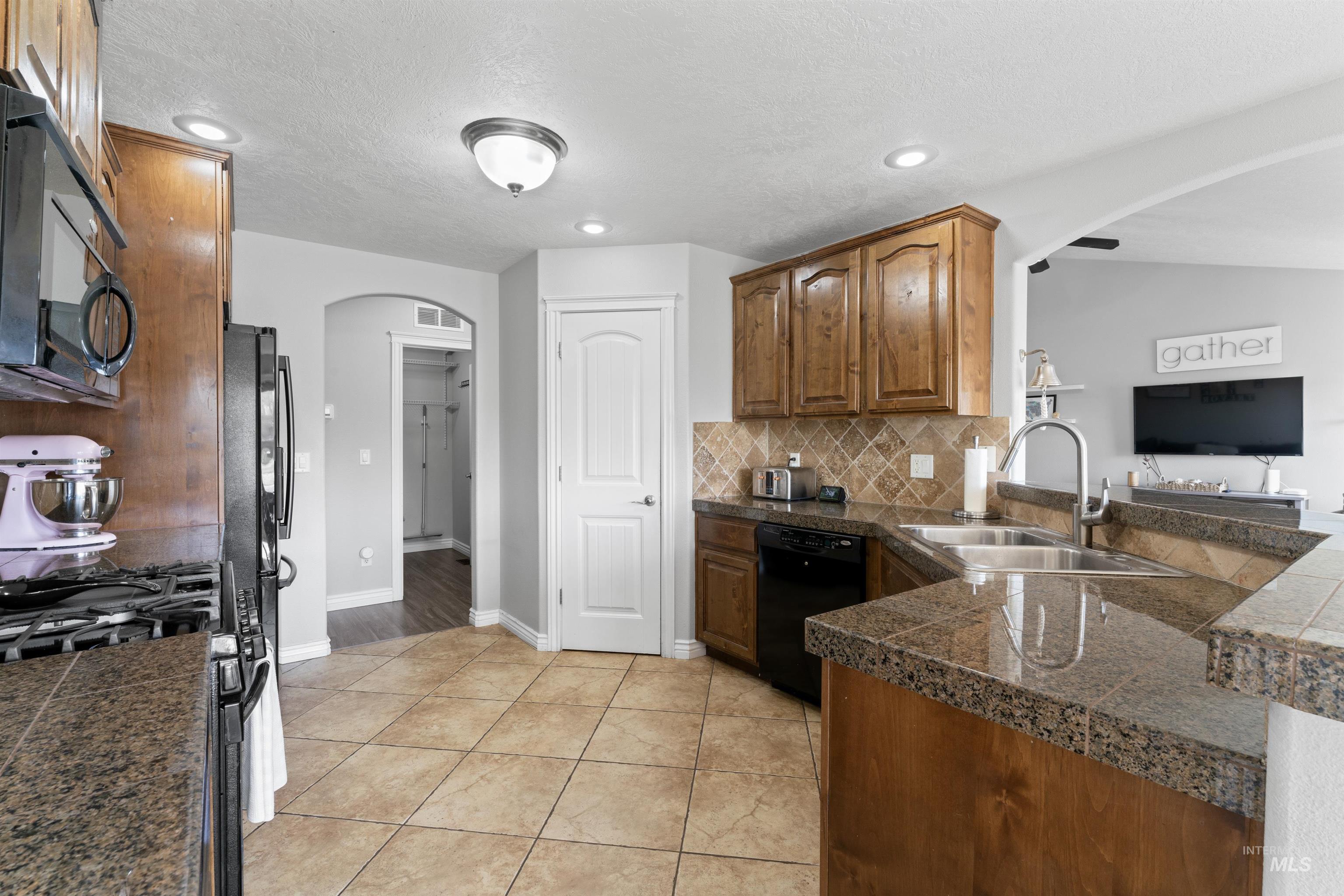 2935 S Skyview Drive Property Photo 13