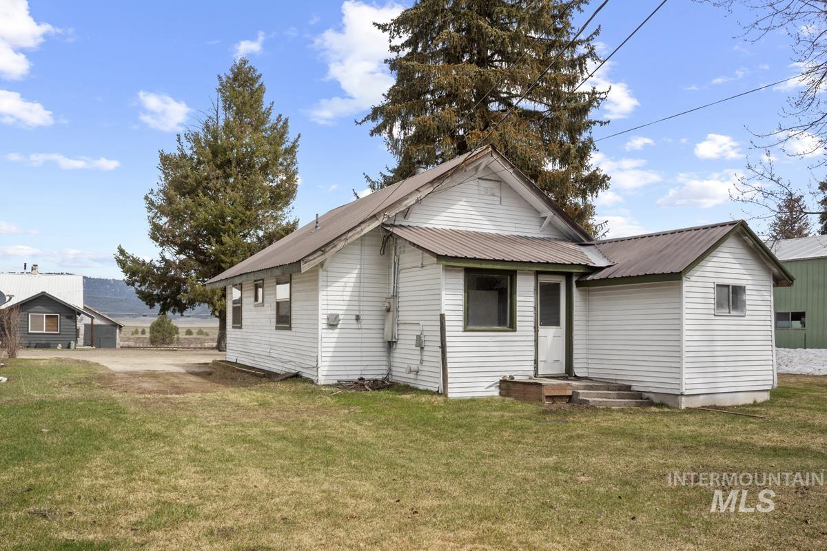 407 S Front Street Property Photo 2