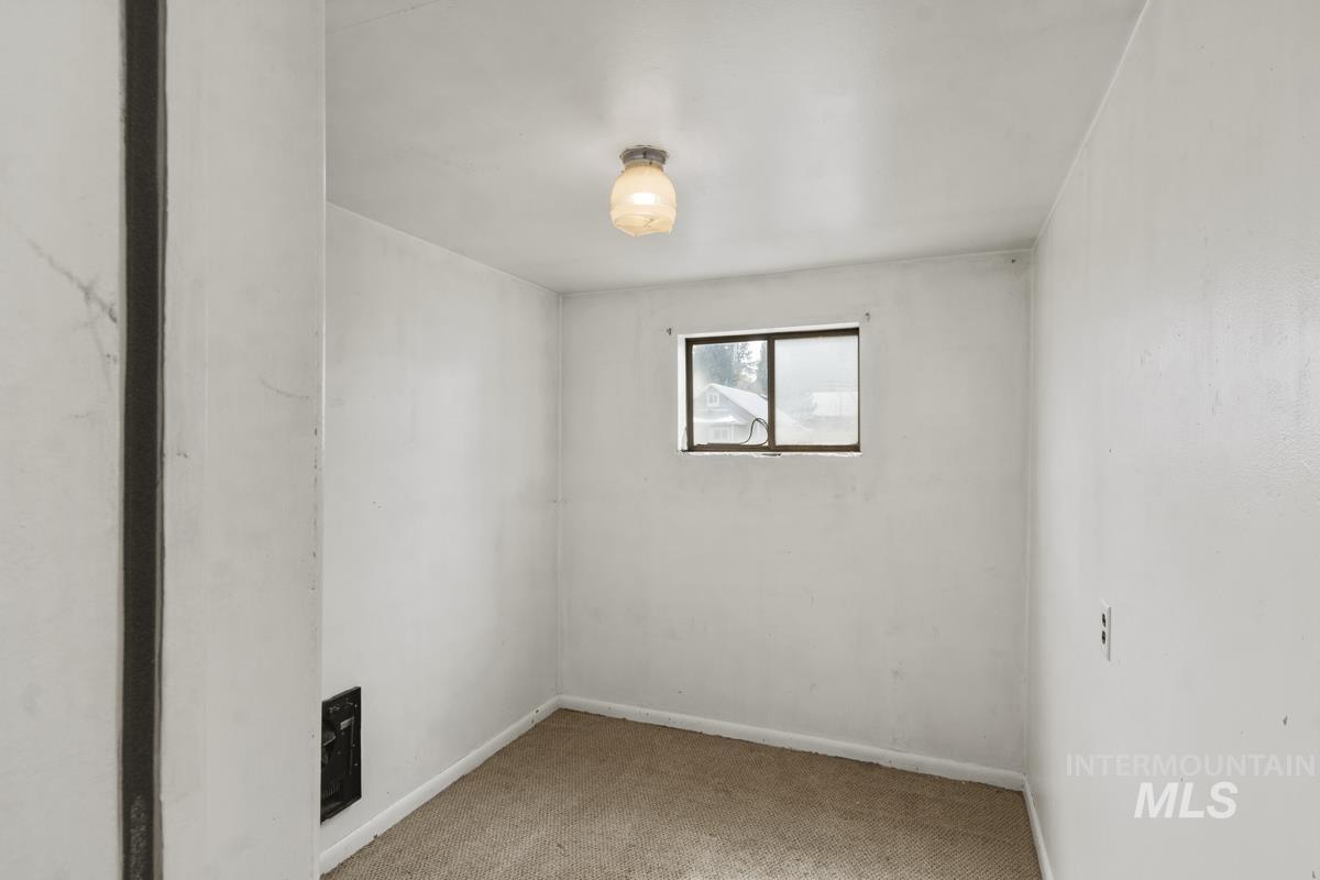 407 S Front Street Property Photo 13