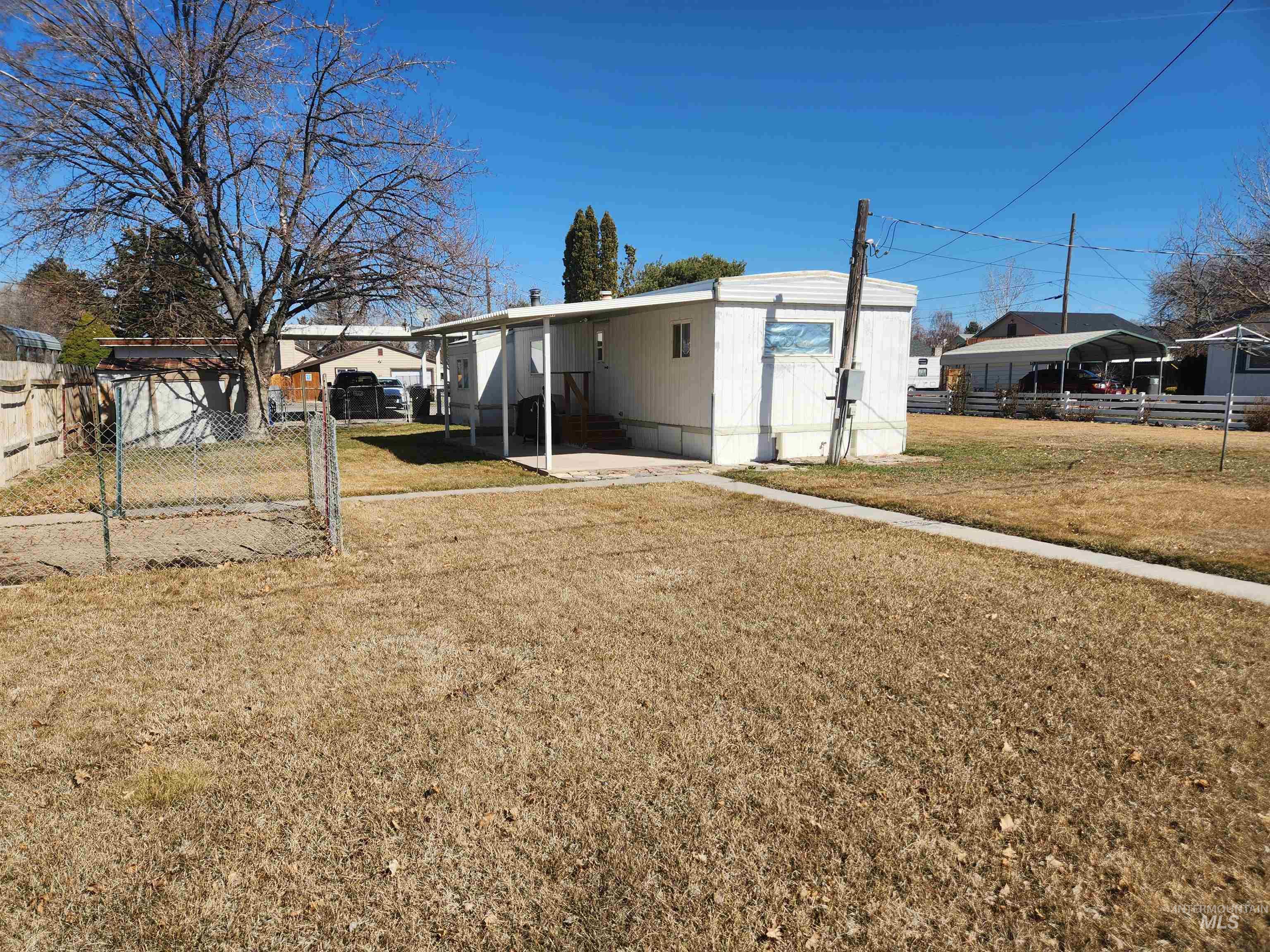 207 Kennedy St Property Photo 1