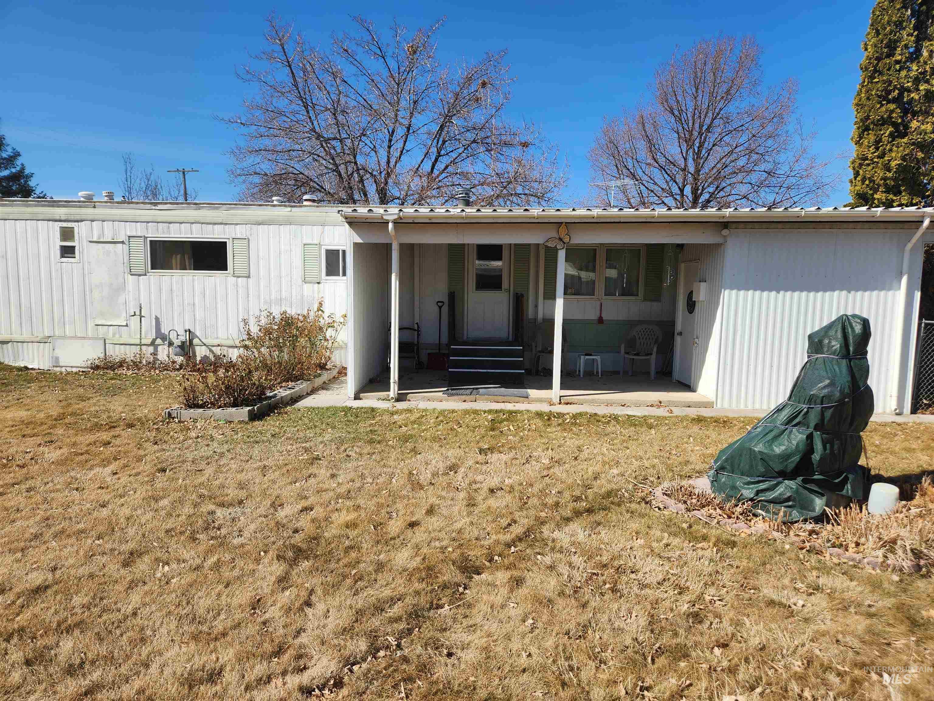 207 Kennedy St Property Photo 3