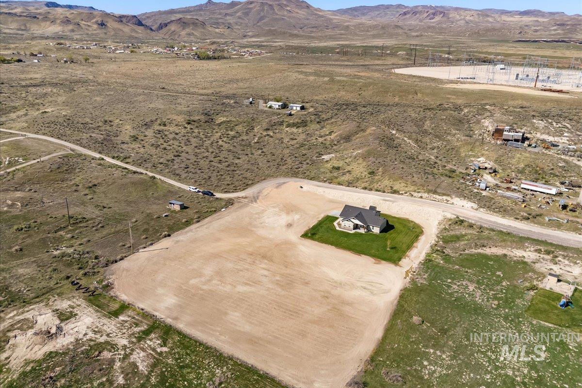 12454 Nighthawk Ln Property Photo 7