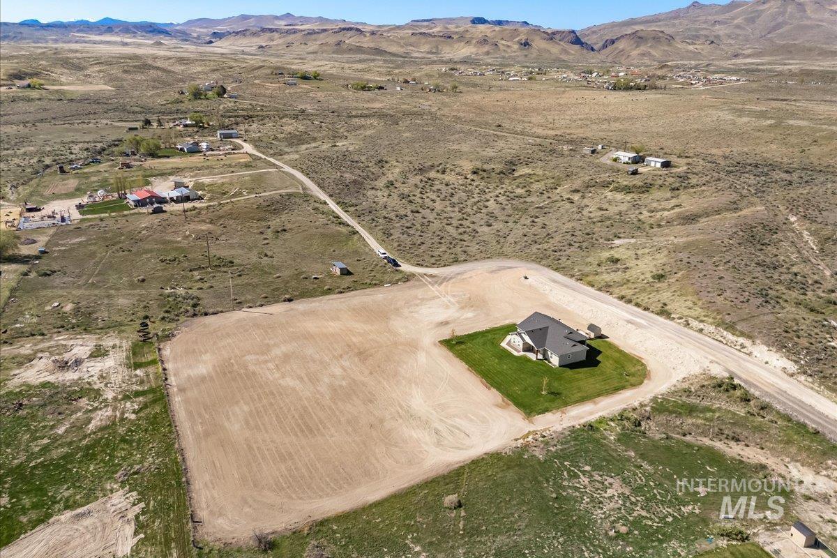 12454 Nighthawk Ln Property Photo 8