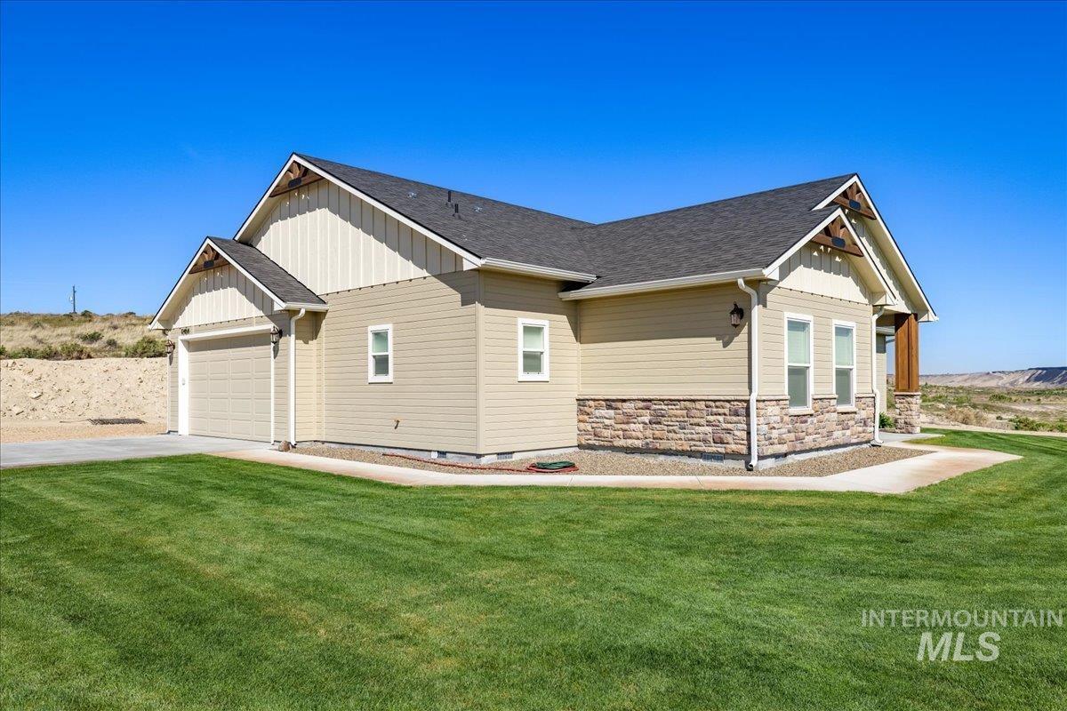 12454 Nighthawk Ln Property Photo 12