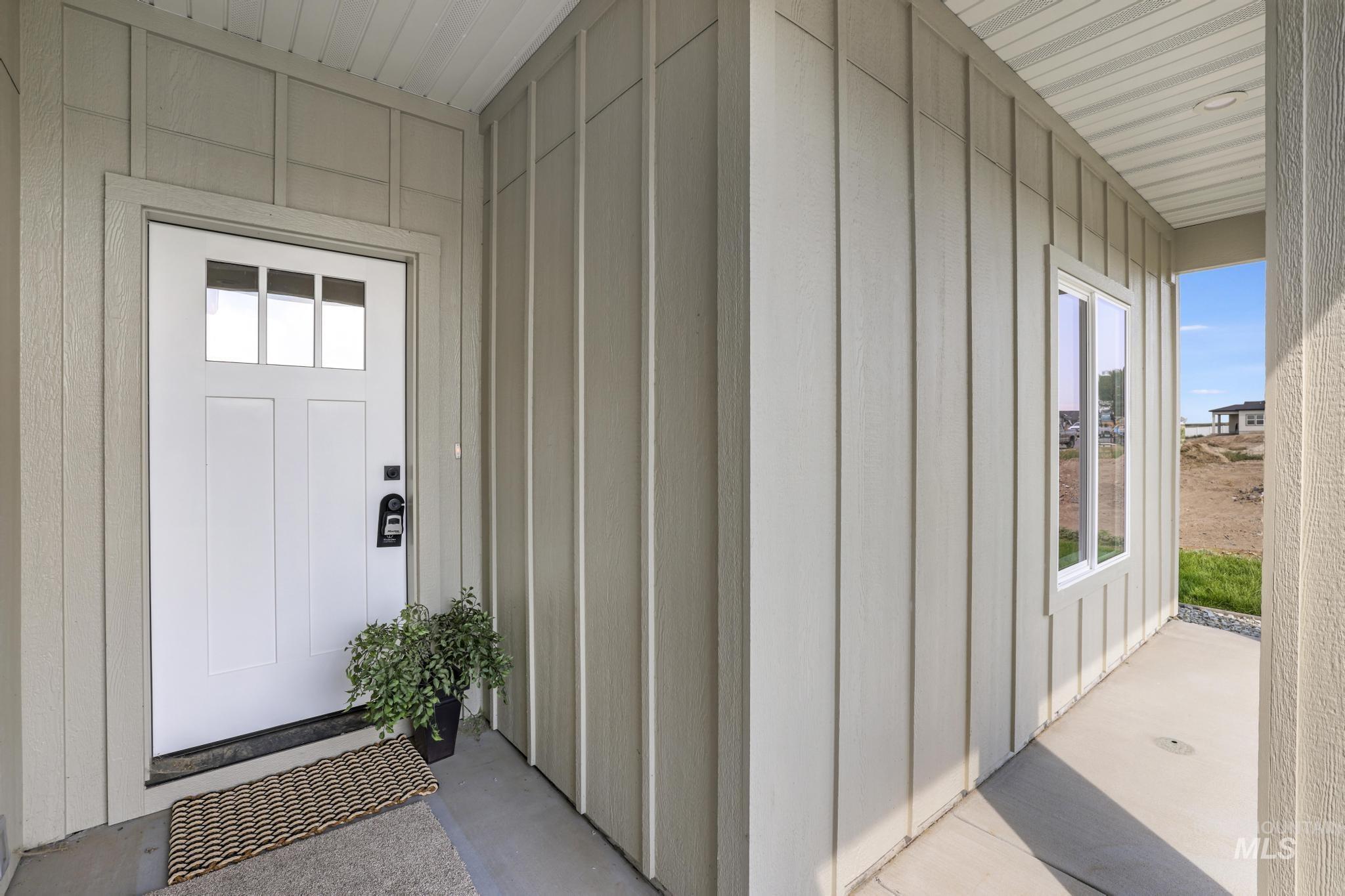 916 23rd Ave E Property Photo 2