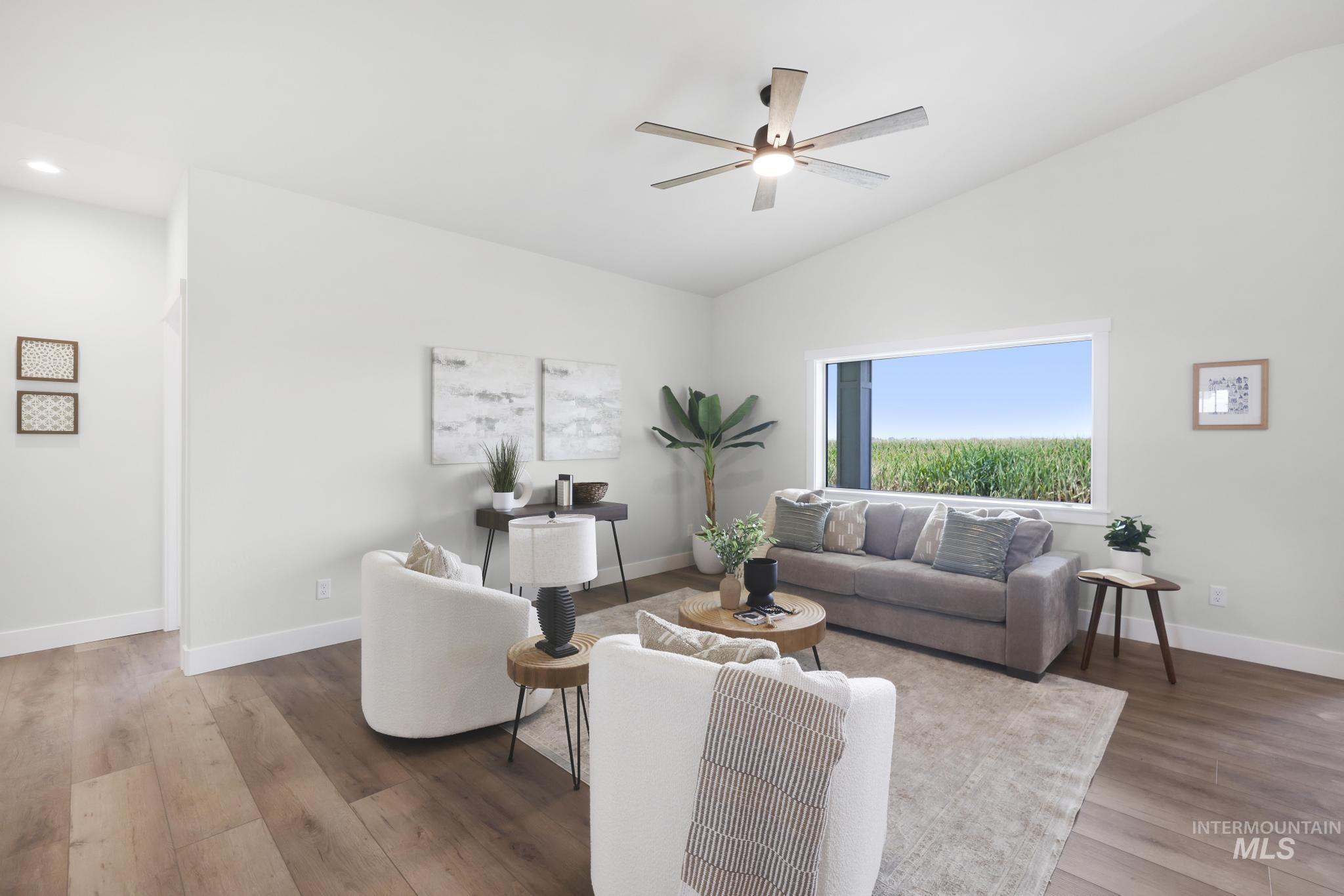 916 23rd Ave E Property Photo 7