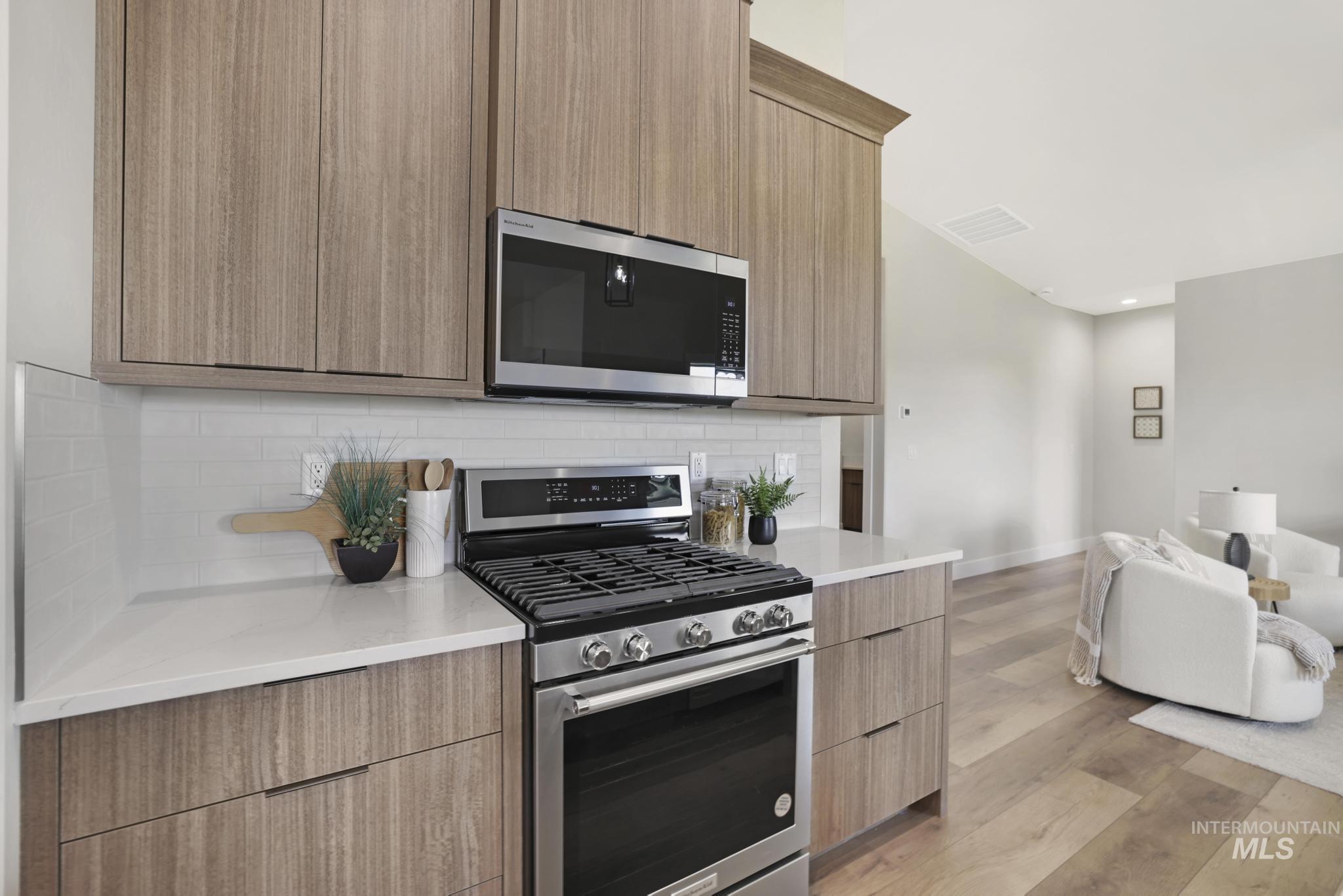 916 23rd Ave E Property Photo 11