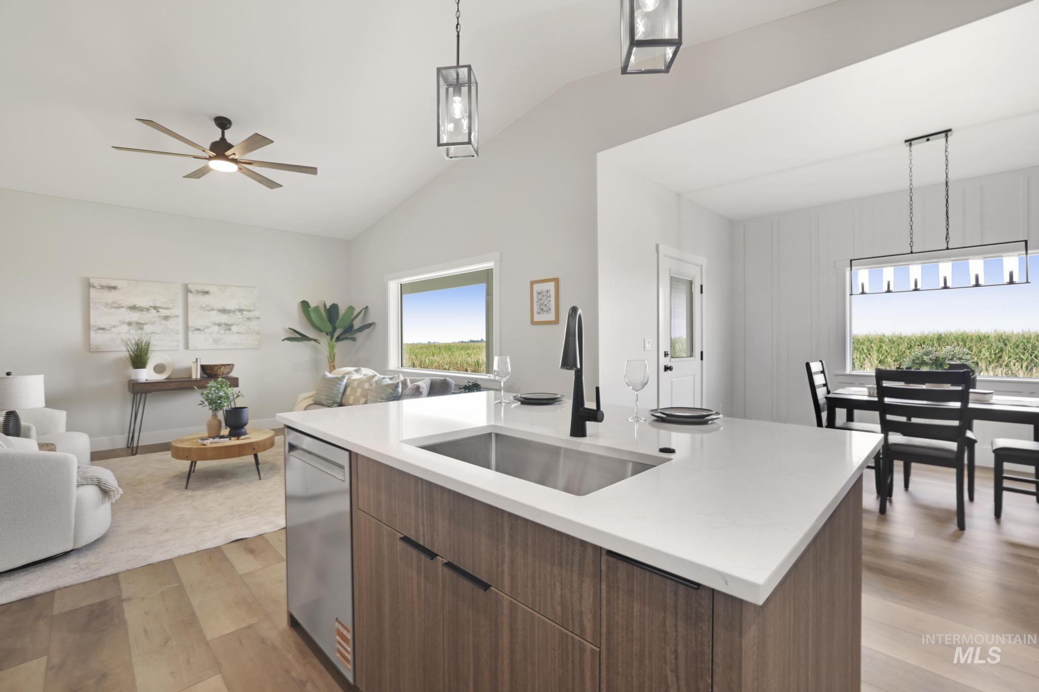 916 23rd Ave E Property Photo 13