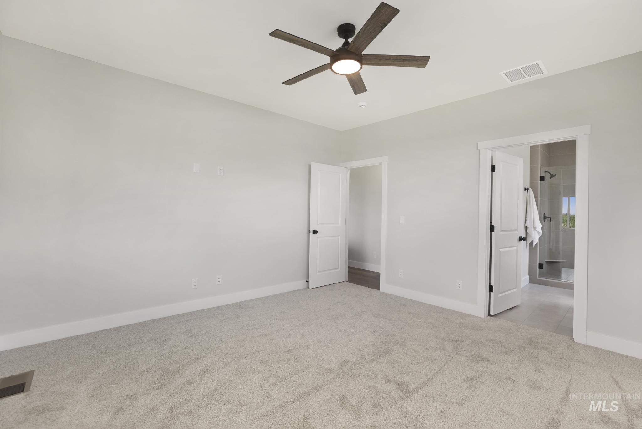 916 23rd Ave E Property Photo 16