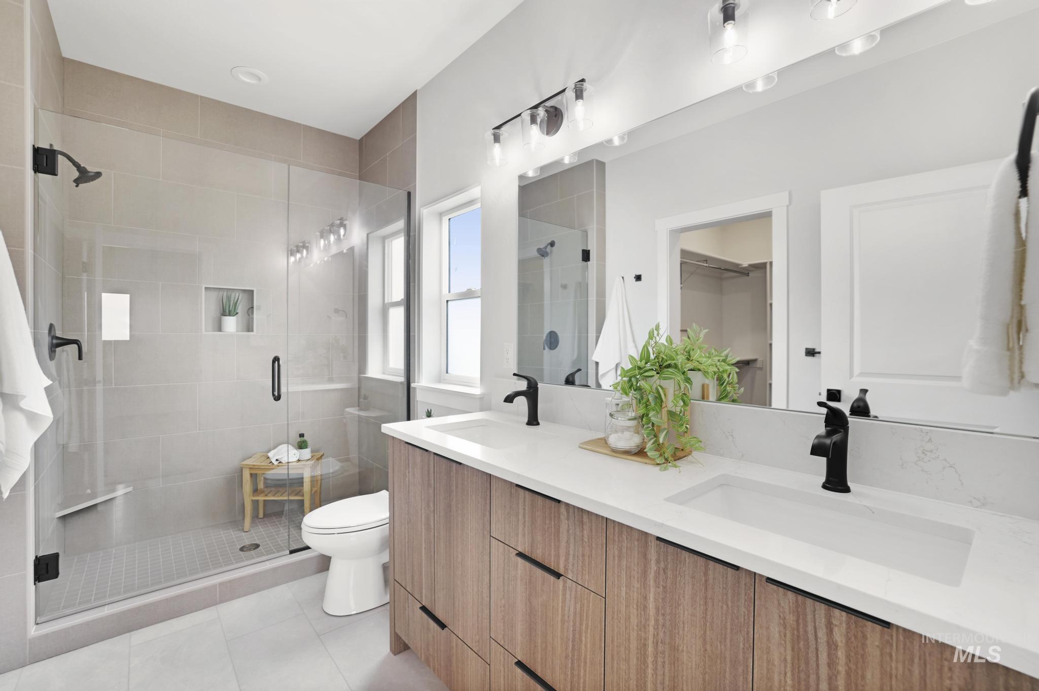 916 23rd Ave E Property Photo 17