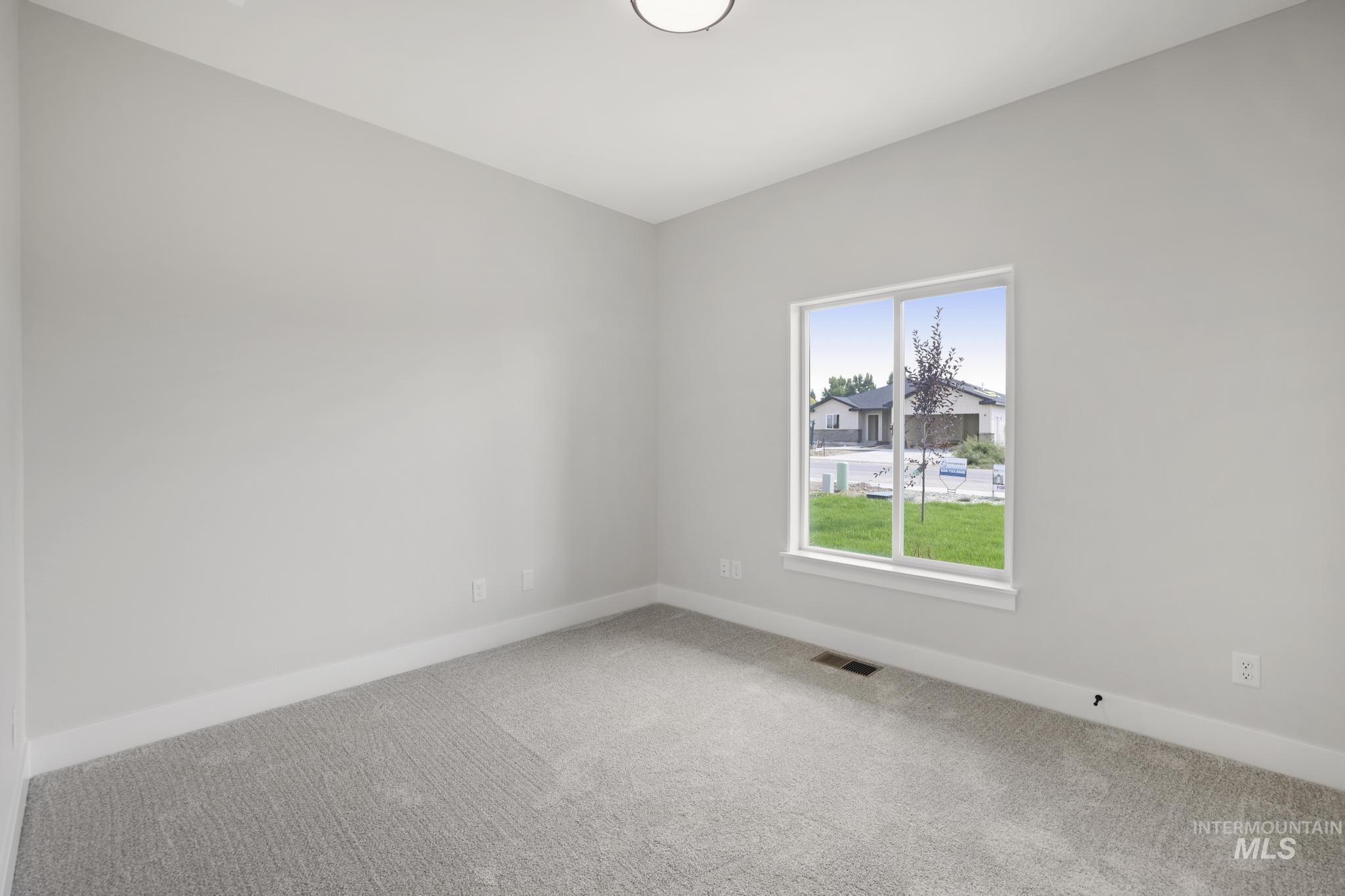 916 23rd Ave E Property Photo 20