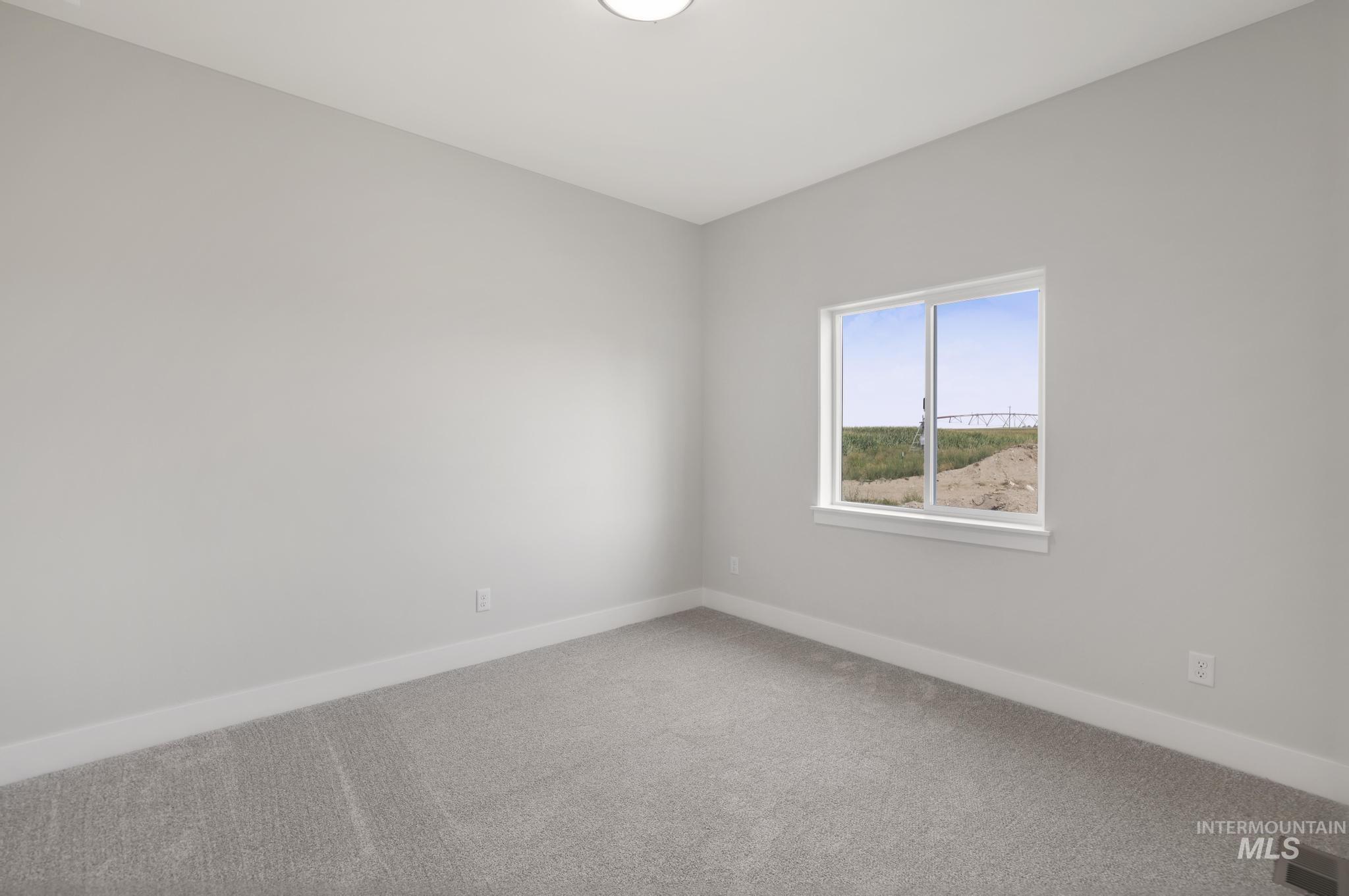 916 23rd Ave E Property Photo 22