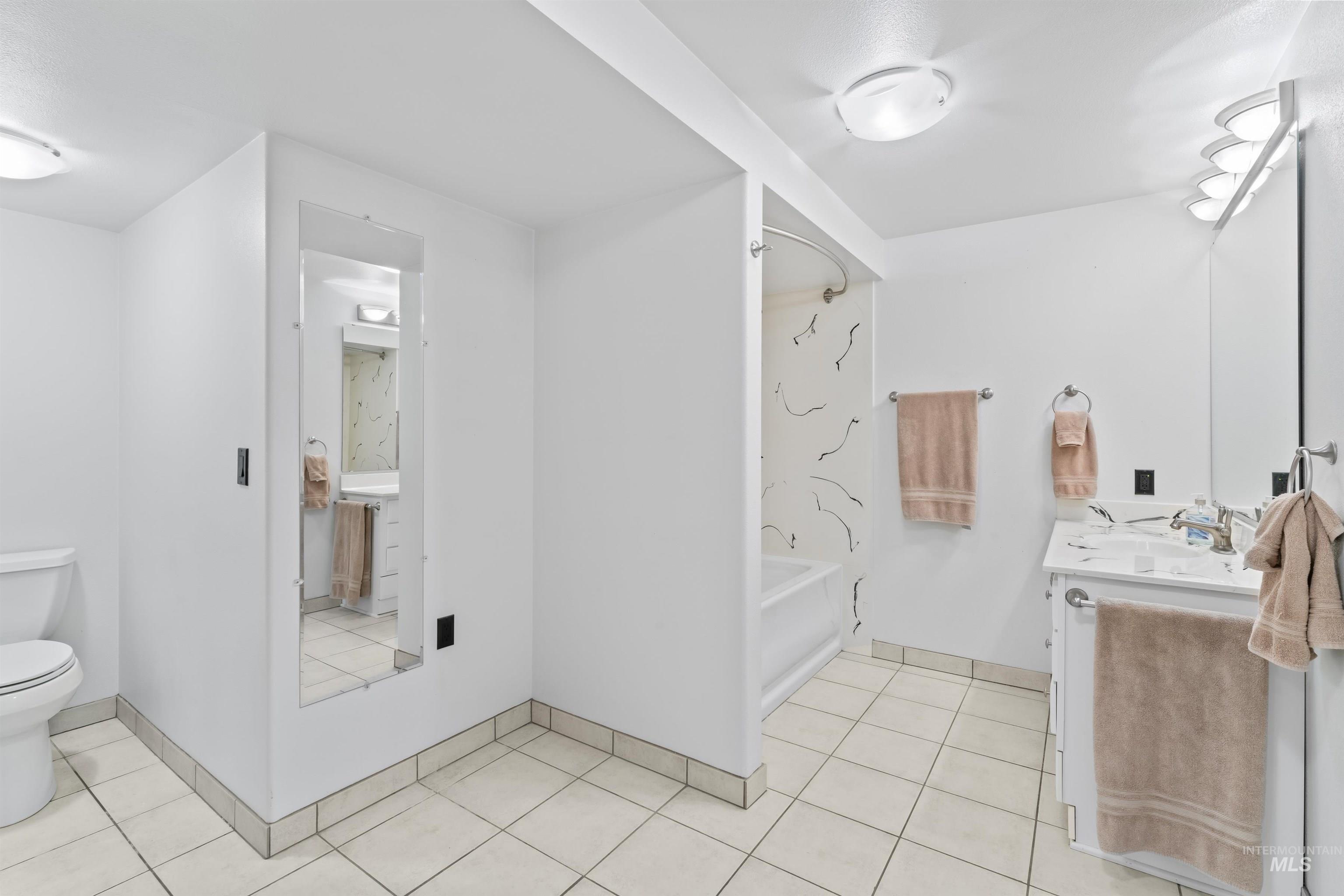 8007 W Scardale Ct. Property Photo 41