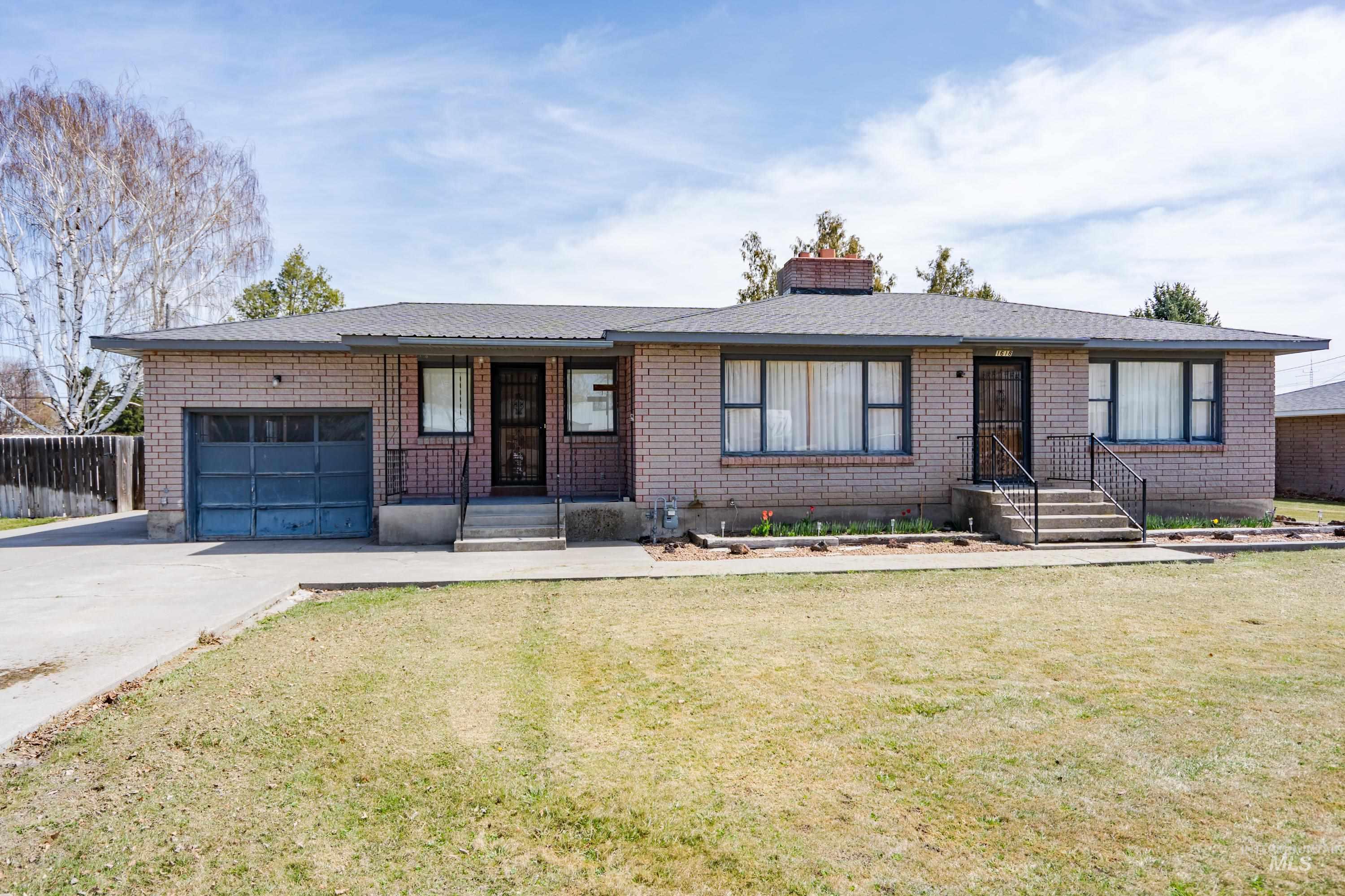 1618 Cedar Street Property Photo 1