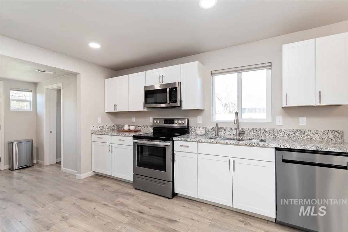 1916 E Oak St. Property Photo 6