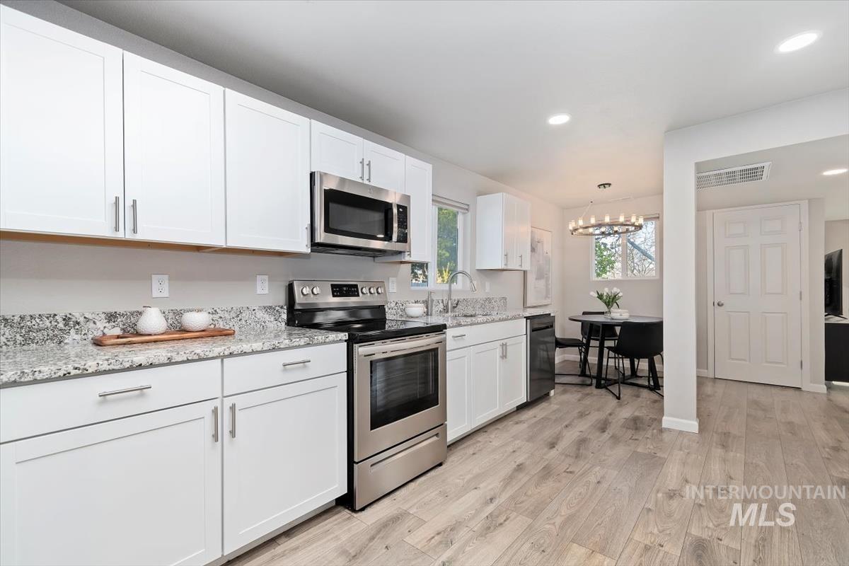 1916 E Oak St. Property Photo 7