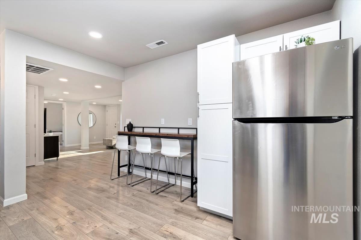 1916 E Oak St. Property Photo 8