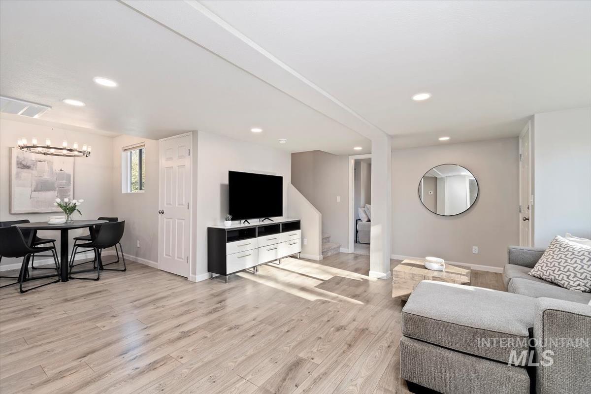 1916 E Oak St. Property Photo 13