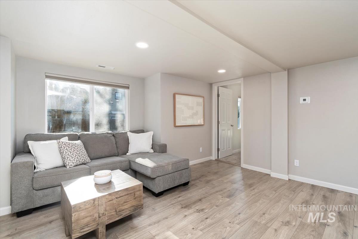 1916 E Oak St. Property Photo 17