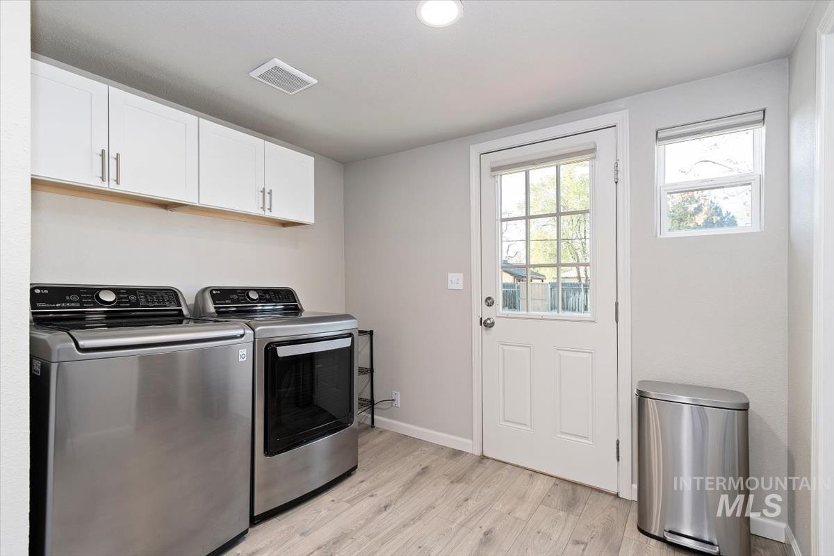 1916 E Oak St. Property Photo 19