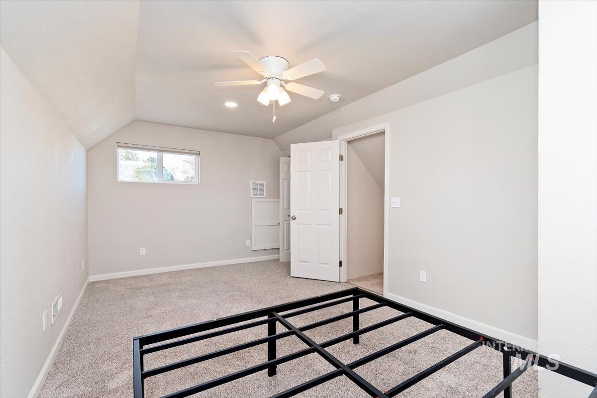 1916 E Oak St. Property Photo 23