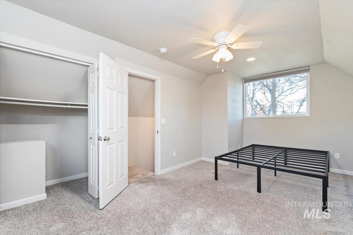 1916 E Oak St. Property Photo 24