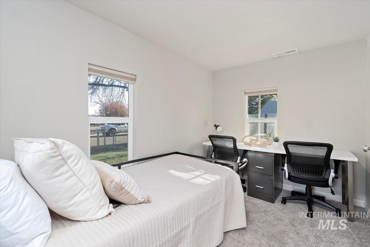 1916 E Oak St. Property Photo 25