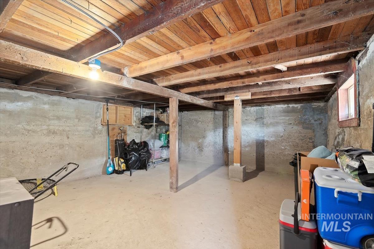 1916 E Oak St. Property Photo 28