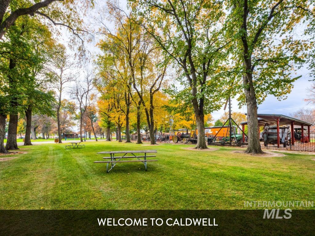 1916 E Oak St. Property Photo 29