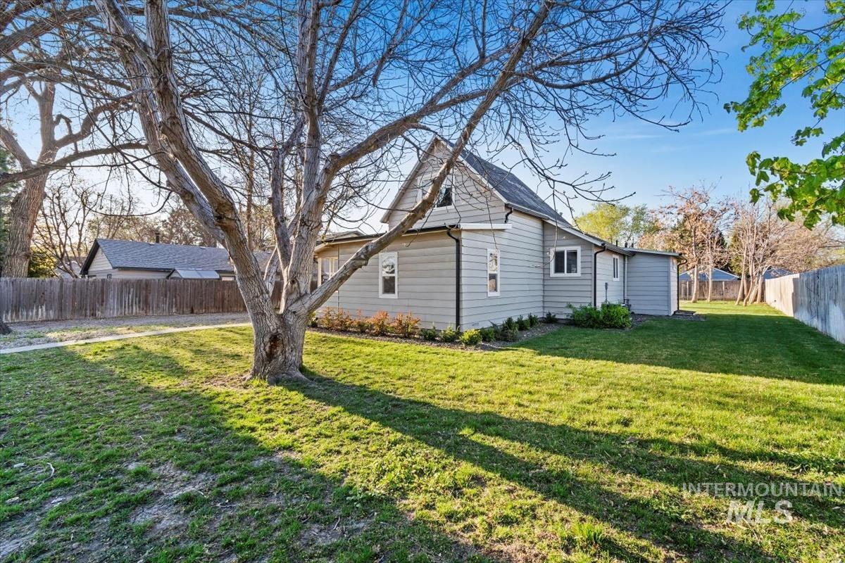 1916 E Oak St. Property Photo 38