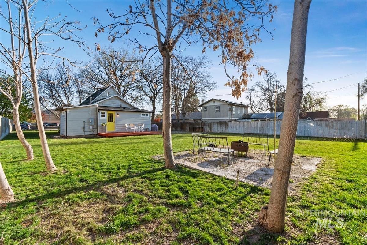 1916 E Oak St. Property Photo 40