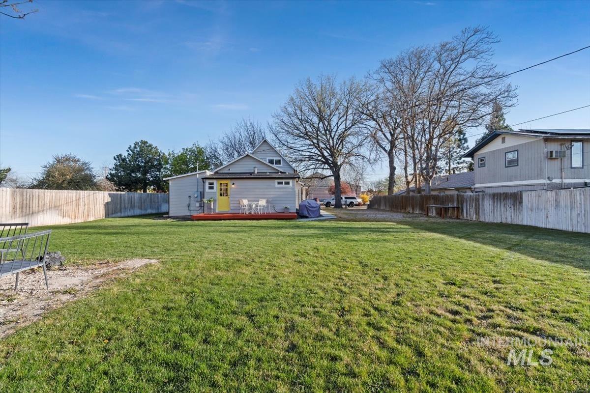 1916 E Oak St. Property Photo 41