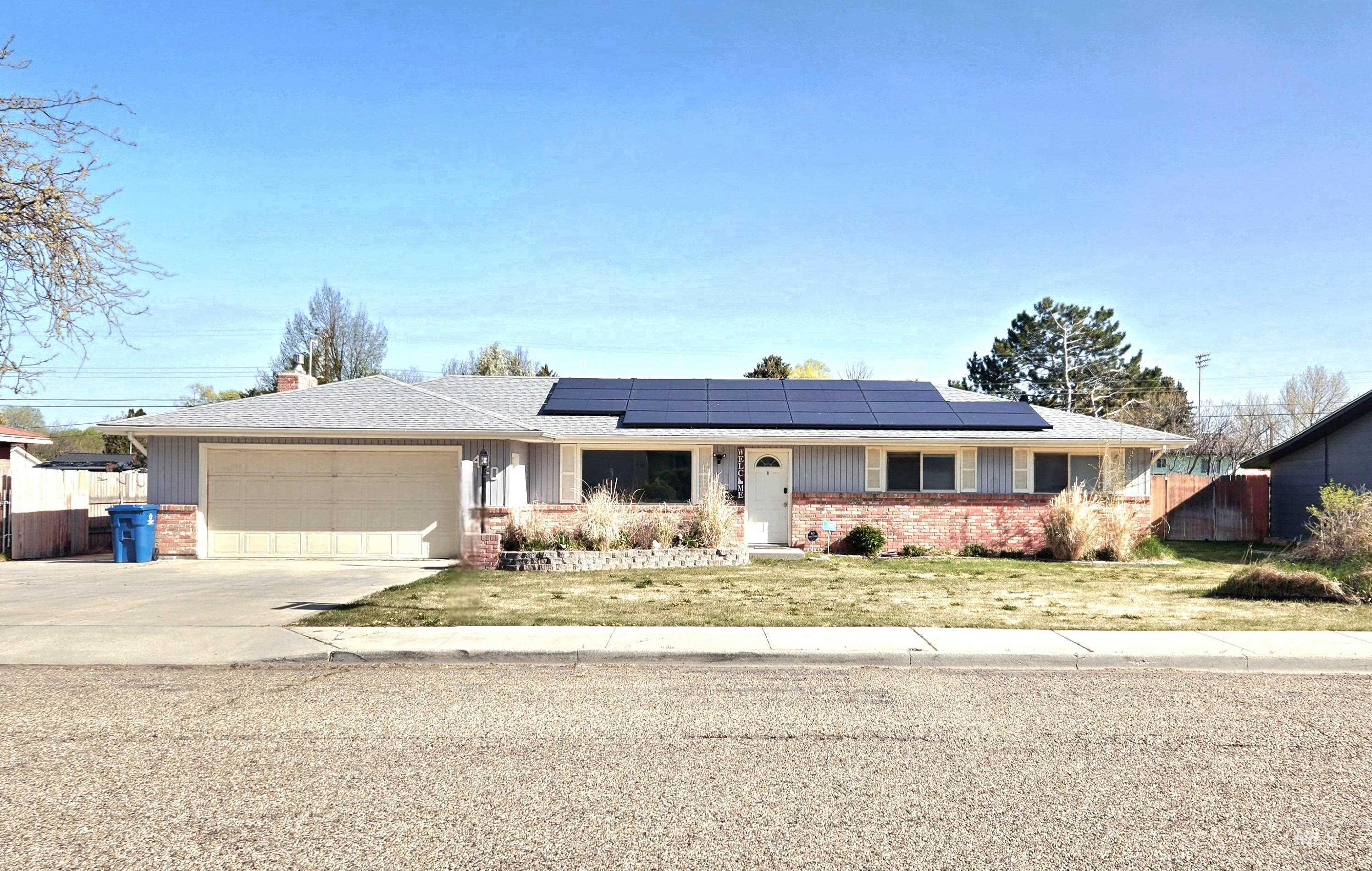 420 W Dakota Ave Property Photo