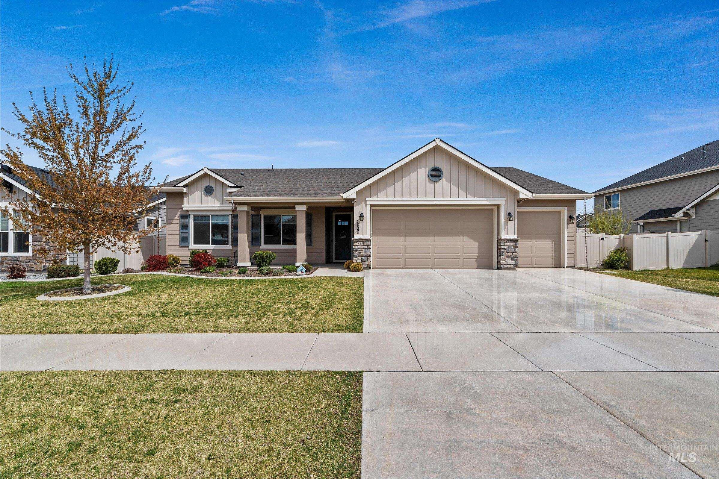 1430 W Coastal Dr Property Photo 3