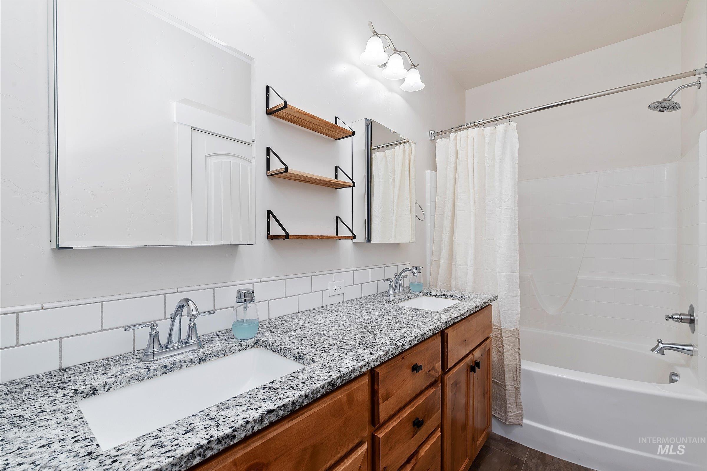 1430 W Coastal Dr Property Photo 18