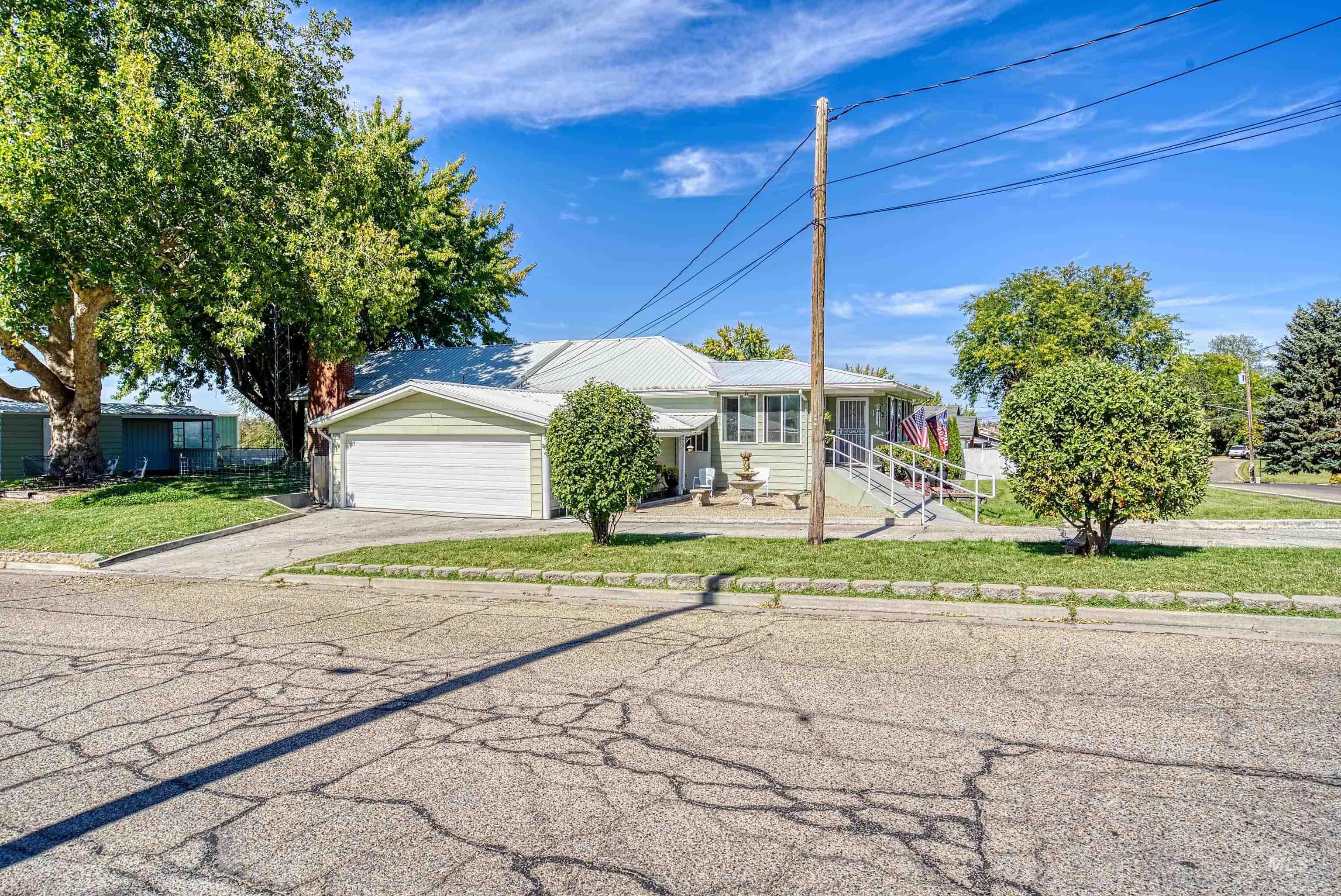 141 N 20th Property Photo