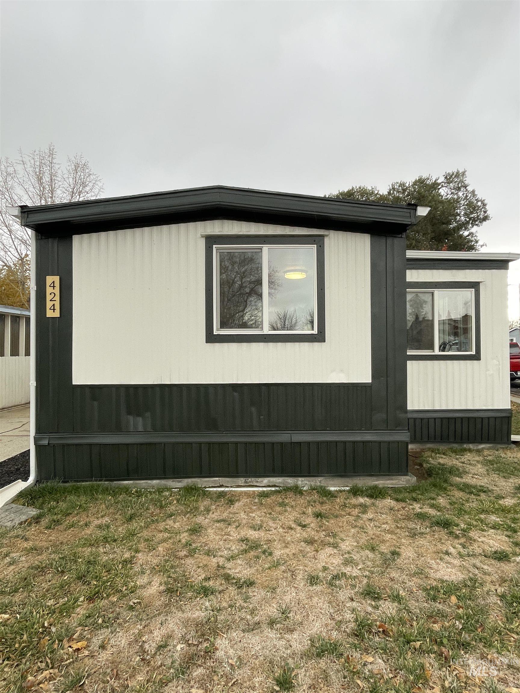 424 Mesquite St Property Photo 1