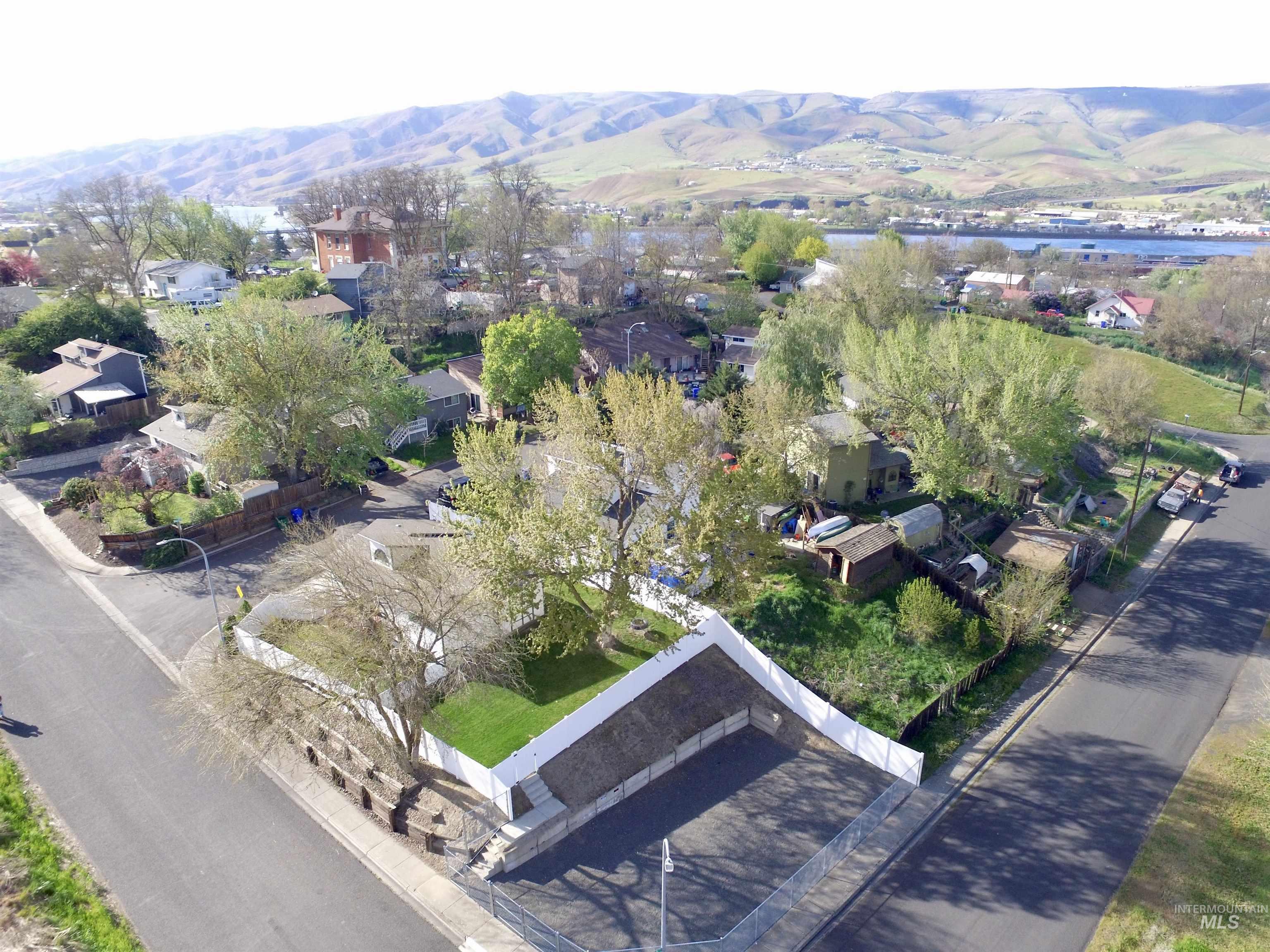 531 Silcott Court Property Photo 8