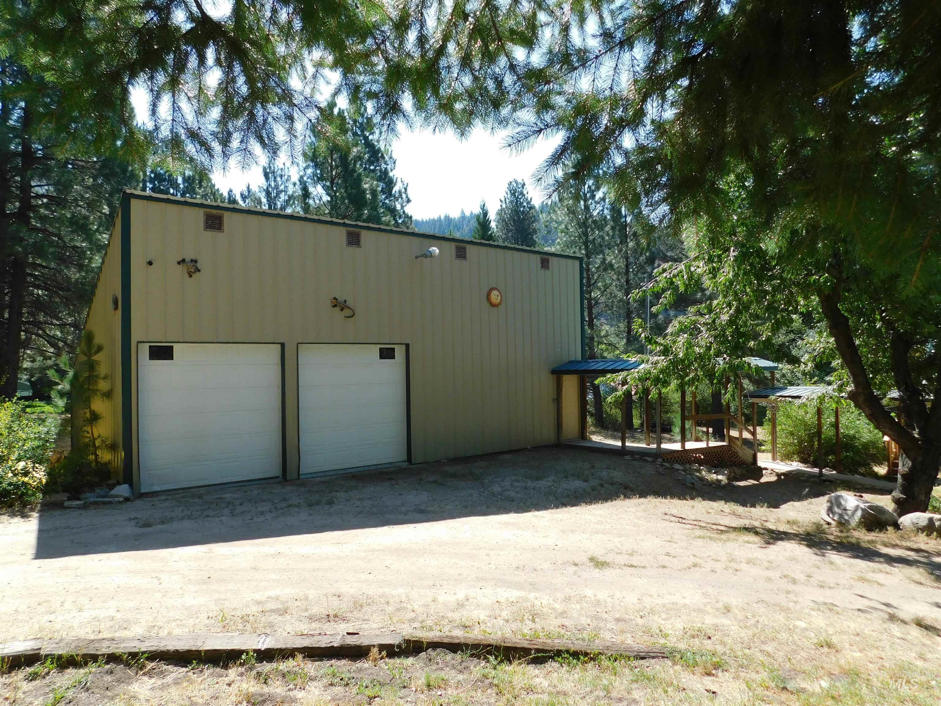 95 E Pansy Drive Property Photo 3
