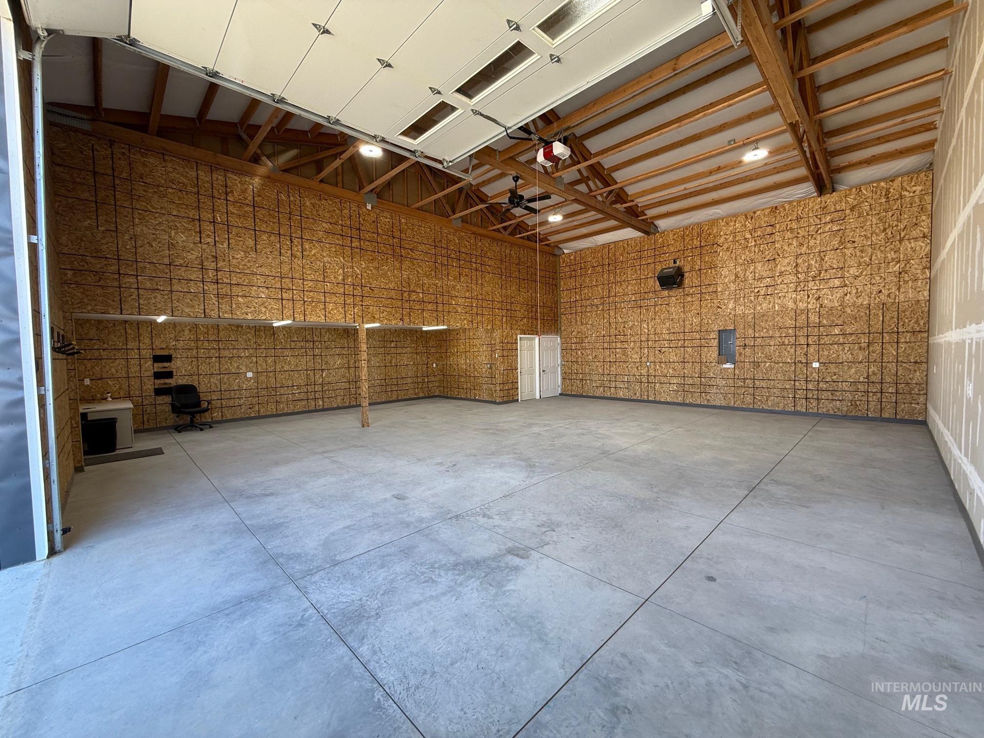 5525 E Amity Property Photo 3
