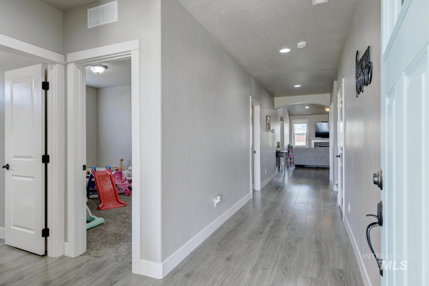 2290 Shoshone Ln Property Photo 5