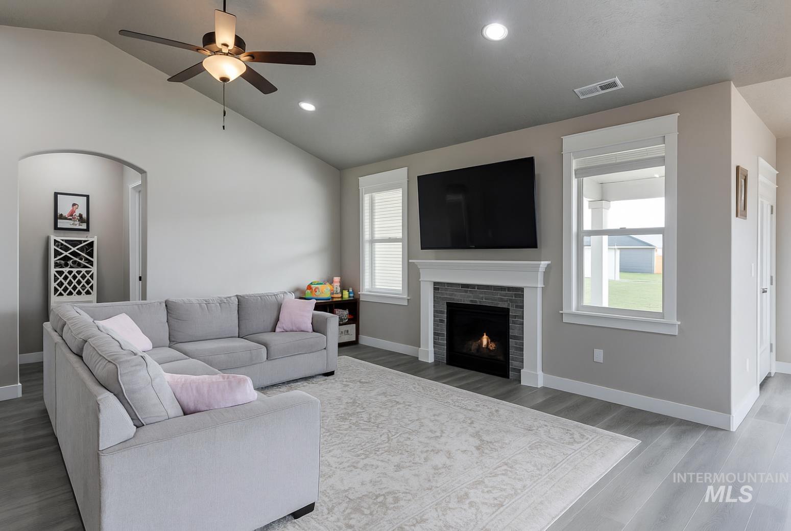 2290 Shoshone Ln Property Photo 6