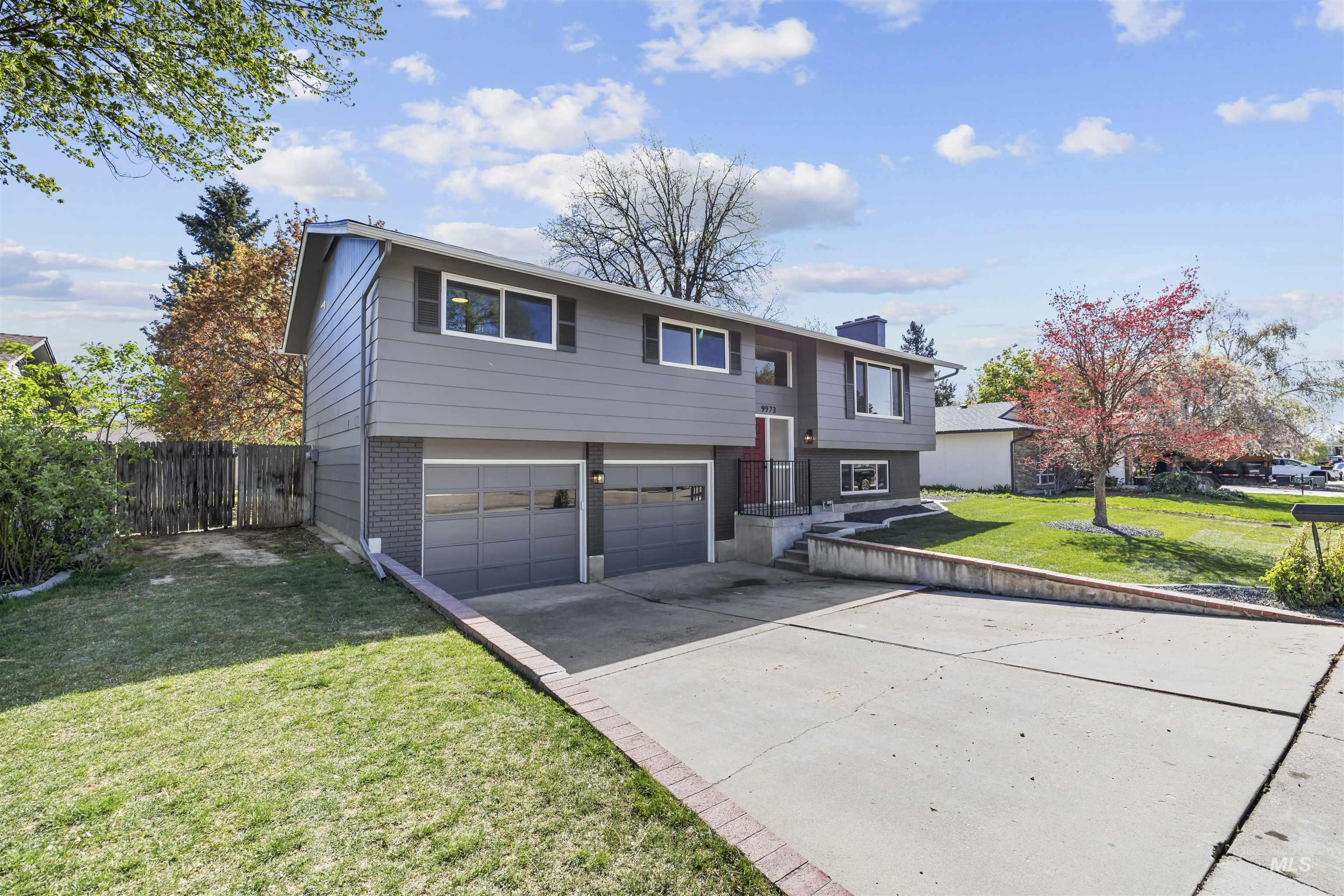 9973 W Barnsdale Property Photo
