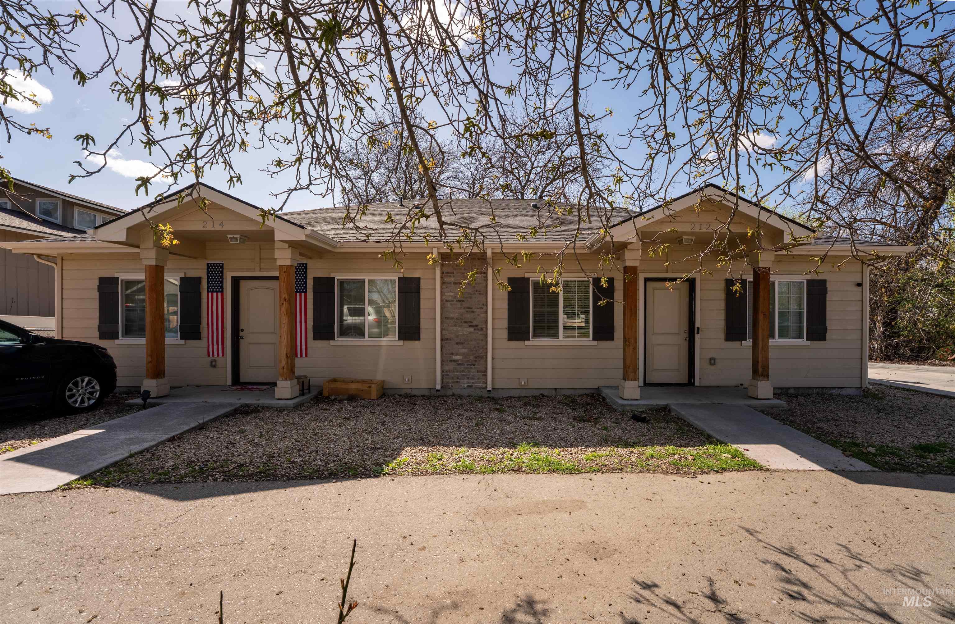 212 S Dewey Ave Property Photo