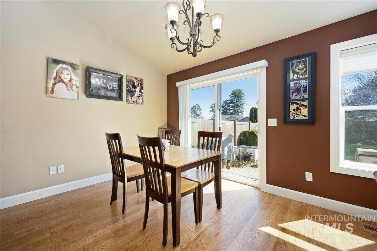 882 Canyon Park Ave Property Photo 7