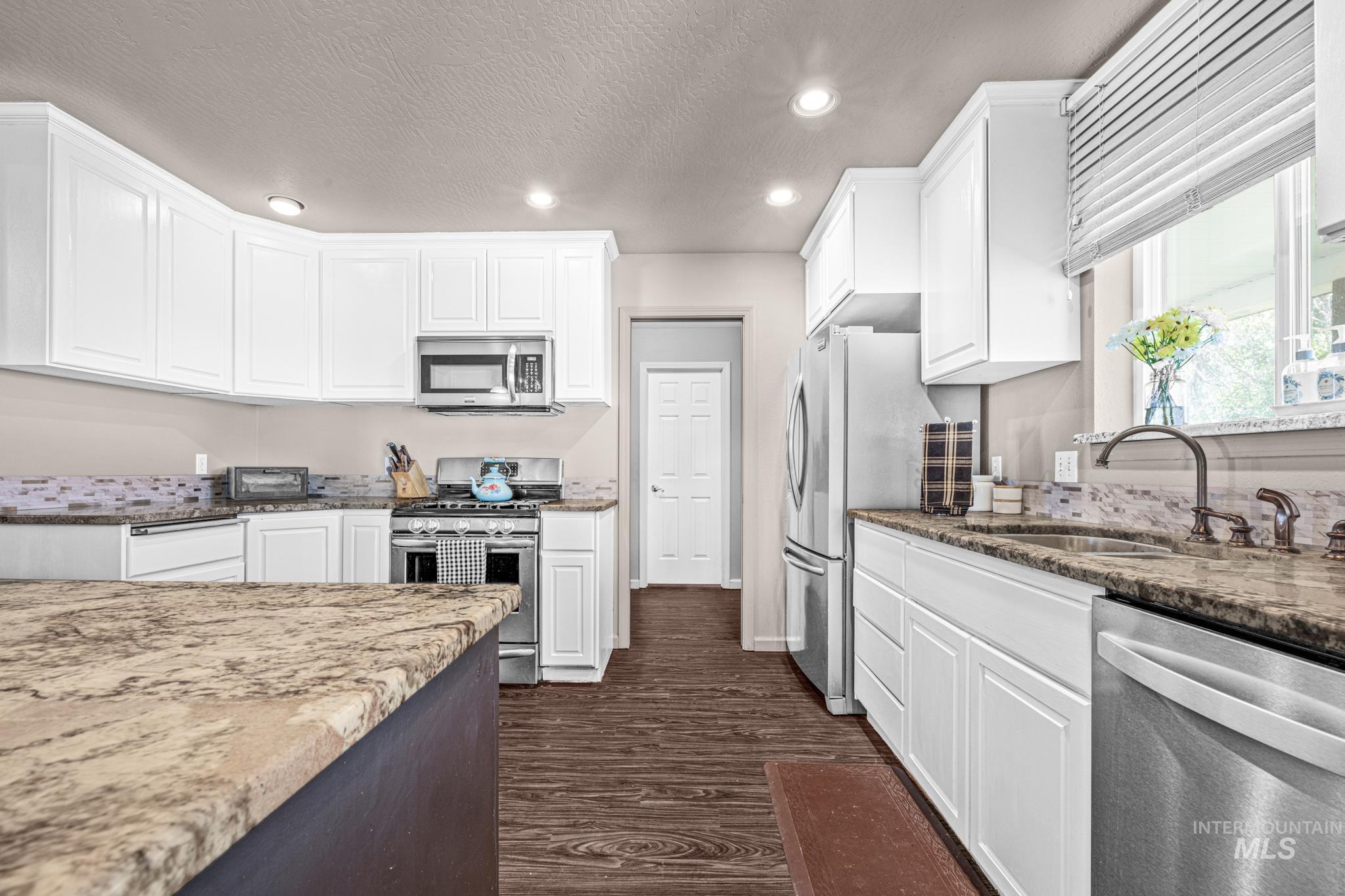 12134 Goodson Rd Property Photo 18